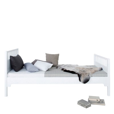 Oliver Furniture Säng Seaside White